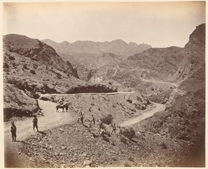 Landi Kotal Pass mostrando a estrada feita pelos próprios sapatas e mineiros Madras da rainha, 1878 por volta de
