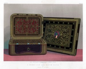 Uma caixa de dinheiro e capa de álbum, do século XIX.