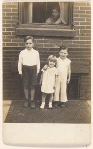 [Retrato de três crianças]. de John Frank Keith