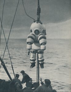 A eterna luta contra o mar: revestimento blindado para o mergulhador do fundo do mar, c1935 de John Hammerton