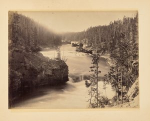 Rápidos do Yellowstone acima das cataratas de John K. Hillers