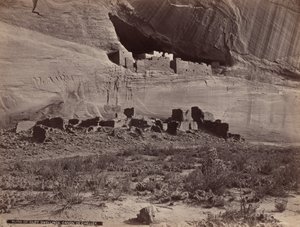 Ruínas de habitações nas falésias, Canyon de Chelly, 1879-1881 (foto)