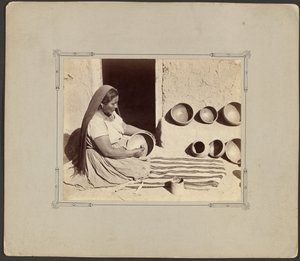 Mulher a polir cerâmica de John K. Hillers
