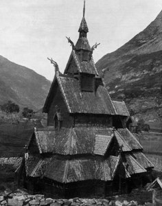 Igreja de Borgund Wood na Noruega (século 12) (foto a p/b)