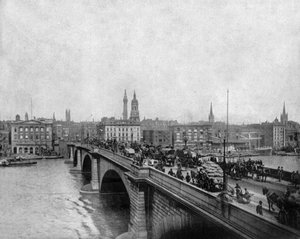 Ponte de Londres construída em 1831 sobre o Tamisa em Londres, c.1900 (foto a p/b)