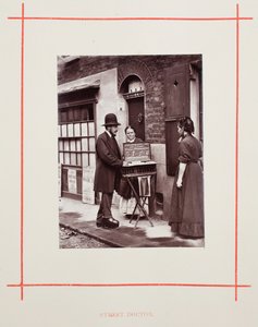 Médicos de Rua, 1877. de John Thomson