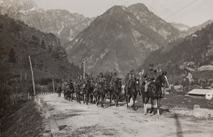 Álbum "Meine weltkriegs - Erinnerungen South-West Front (Caríntia, Itália, Tirol do Sul) (My world war - memories of the South-Western Front in Carinthia, Italy, Trentino-Alto Adige) 31/03/1915-12/11/1918 - Josef Zohles Wien ": soldados da cavalaria (b/ de Josef Zohles