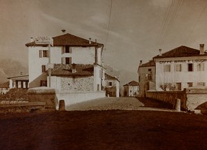 Álbum "Meine weltkriegs - Erinnerungen South-West Front (Caríntia, Itália, Tirol do Sul) (My world war - memories of the South-Western Front in Carinthia, Italy, Trentino-Alto Adige) 31/03/1915-12/11/1918 - Josef Zohles Wien ": vista de Chiusaforte (p/b ph de Josef Zohles