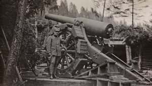 Álbum "Meine weltkriegs - Erinnerungen South-West Front (Caríntia, Itália, Tirol do Sul) (A minha guerra mundial - memórias da Frente Sudoeste na Caríntia, Itália, Trentino-Alto Adige) 31/03/1915-12/11/1918 - Josef Zohles Wien ": soldado com arma (foto a p de Josef Zohles