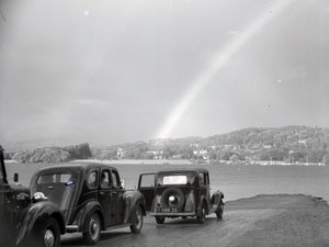 Carros estacionados em Loughrigg Tarn de Joseph Hardman