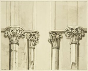 Quatro capitais perto da porta da sacristia de St Mark