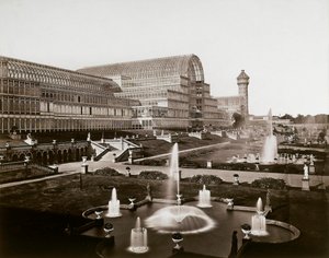 O Palácio de Cristal em Londres: os jardins e as fontes, c.1870 (foto a p/b)