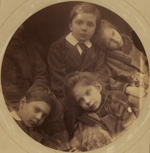 [Filhos de Charles Loyd Norman e Julia Cameron Norman: George, Archie, Charlotte e Adeline.] de Julia Margaret Cameron
