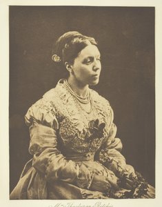Sra. Thackeray Ritchie, 1870, impresso c. 1893. de Julia Margaret Cameron