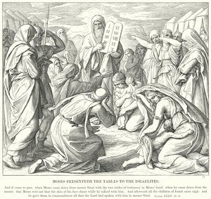 Moisés apresenta as tabelas aos israelitas de Julius Schnorr von Carolsfeld