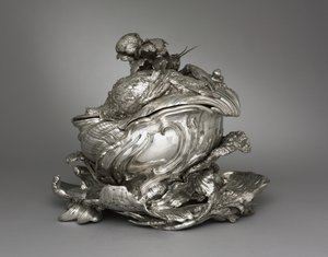 Platter, Tureen e Tureen Lid, feitos por Henry Adnet