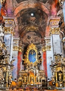 Interior ornamentado de uma igreja de Justyna Jaszke