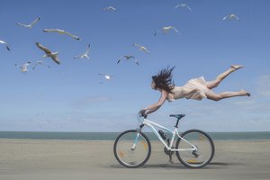 Bicicleta de praia «Flying Woman» de Karim Aboukelela