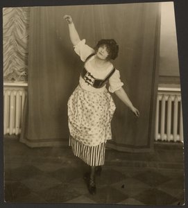 Mlle Vera Gartang no bailado "Music Box"