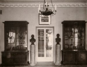 O Museu do Imperial Pushkin Lyceum em São Petersburgo, Rússia, década de 1910. de Karl Kubesch