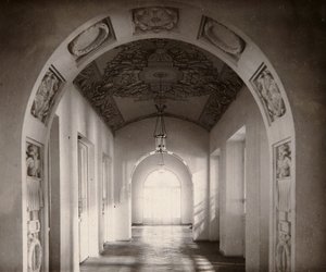 O Museu do Imperial Pushkin Lyceum em São Petersburgo, Rússia, década de 1910. de Karl Kubesch
