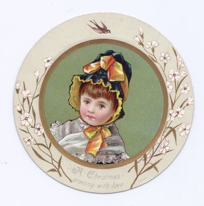Um cartão vitoriano de um menino com o braço redondo de uma menina olhando para um livro, c.1880 de Kate Greenaway