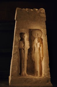 Um santuário de pé livre, um naos, de Ptah e Sekhmet, Novo Reino, 2002 (foto) de Kenneth Garrett