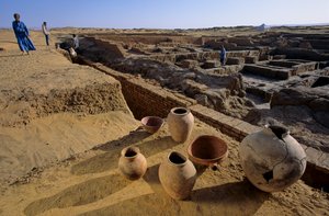 Antiga povoação, Missão Francesa, Antigo Reino do Egipto; Oásis de Dakhla; Balat; Egipto de Kenneth Garrett