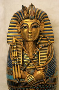 Caixão para vísceras, Tutankhamon; Exposição; Catálogo; Novo Reino; Egipto;, 2009 (foto) de Kenneth Garrett