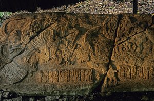 Guatemala; Maya; Aguateca, Monumento de pedra Tan Te