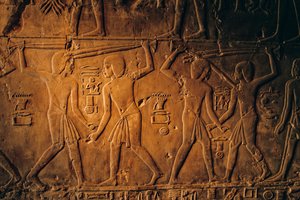 Túmulo de Kheruf, mordomo de Tiye, luta de bastão com talos de papiro; 18ª dinastia. Va... de Kenneth Garrett