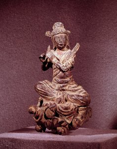 Art Coreen: representação de um Apsara em bronze dourado, sendo Celeste. Período Silla (séc. VII-XII). Museu Nacional da Coréia de Korean School