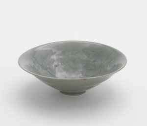 Tigela com desenho de peônia vinescroll moldada, primeira metade do século 12 (grés com esmalte celadon) de Korean School