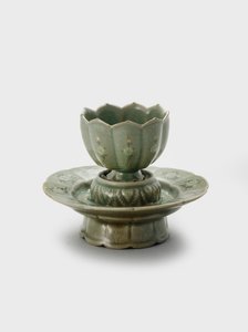 Taça e suporte, finais do século XII e início do século XIII (grés com decoração de escorregamento incrustado e
celadon glaze) de Korean School