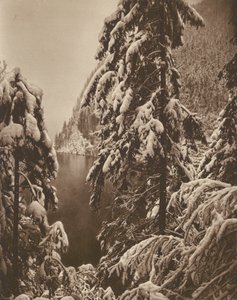Der Konigssee bei Berchtesgaden; The Konigs-See perto de Berchtesgaden (foto a p/b) de Kurt Hielscher