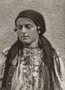Roménia: Merisor, mulher camponesa (foto a p/b)