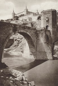 Espanha: Toledo, Ponte de Alcântara com o Alcazar ao fundo (foto p/b) de Kurt Hielscher