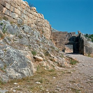 A Porta dos Leões: local da antiga cidade de Micenas, no Peloponeso (1500-1100 a.C.) Grécia
