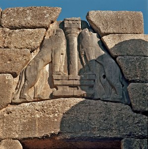 A Porta dos Leões: local da antiga cidade de Micenas, no Peloponeso (1500-1100 a.C.) Grécia