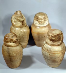 Jarros canopos de Hor-ir-aa, Saite (alabastro)