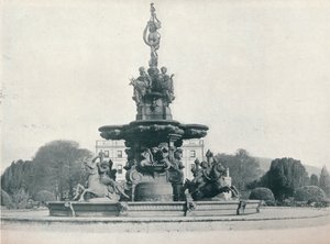 Fonte em Curraghmore, a sede do Exmo. o marquês de Waterford, c1915 de Leonard Willoughby