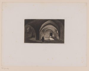 Monge numa sala escura com tecto abobadado
College de Cluny (título sobre o objecto)
Paris vem e Paris vai (título da série)
Paris qui s
