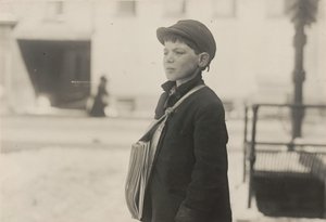 Tony Casale, "Bologna", 11 anos de idade que vende jornais há 4 anos, Hartford, Connecticut, março de 1909