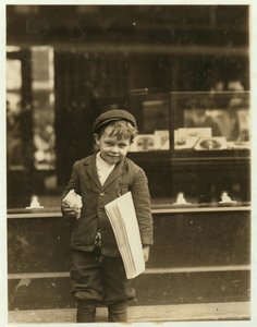 Tommy Hawkins, de 5 anos, só tem 3 pés e 4 de altura, trabalhando em St. Louis, Missouri, 1910