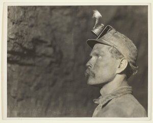 "Follow The Gleam", mineiro galês em Pa. Mina de carvão a uma milha da luz do dia de Lewis Wickes Hine