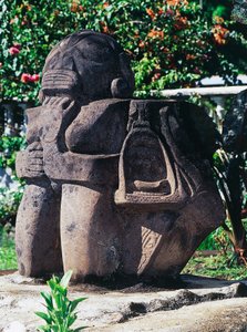 Escultura Tiki antropomórfica, Papeete, Taiti, Ilhas da Sociedade, Arquipélago das Ilhas Windward, Polinésia Francesa (território ultramarino da República Francesa) de Unbekannt Unbekannt