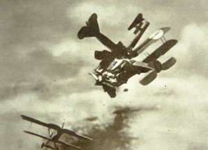 Aviões alemães e britânicos colidem no ar de Unbekannt Unbekannt