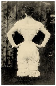 Mulher com espartilho c.1865 (foto) de Unbekannt Unbekannt