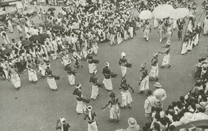 Perahera (foto a p/b) de Lionel Wendt