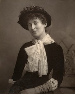 Cissy Grahame, atriz britânica, 1882 de London Stereoscopic and Photographic Co